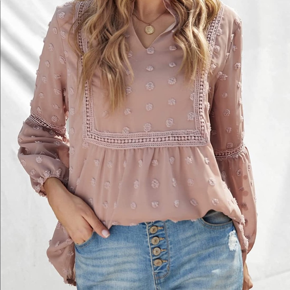 Adorable long sleeve blouse